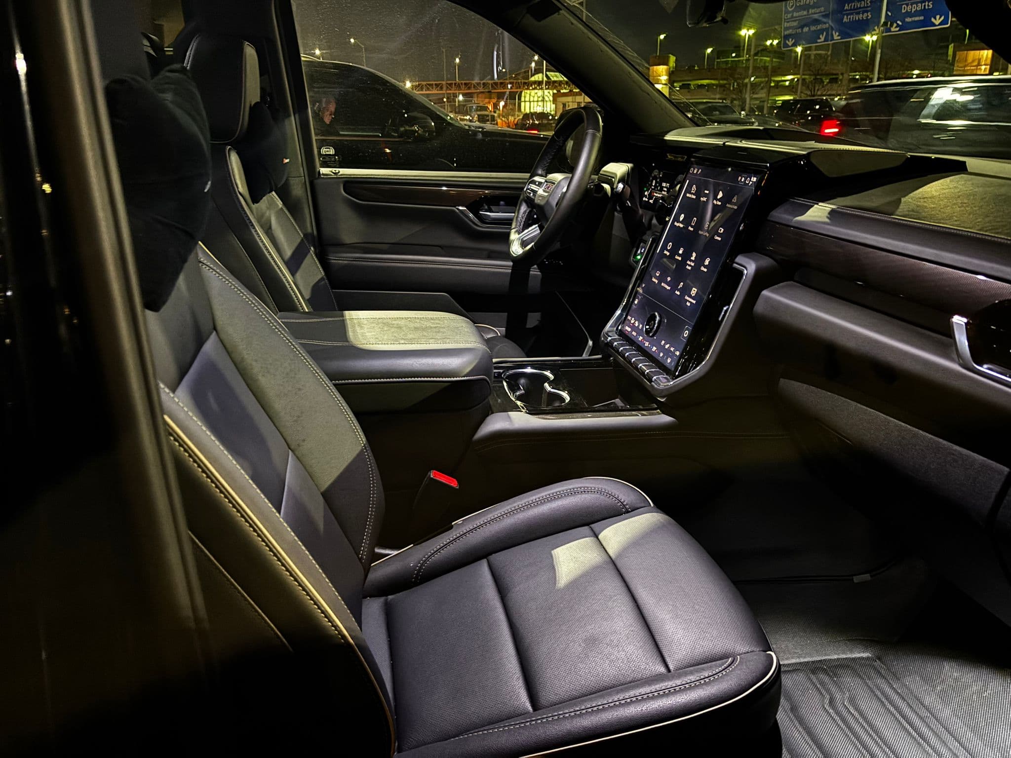 GMC Denali 2025 — photo 2